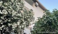 Apartments Center, private accommodation in city Sutomore, Montenegro